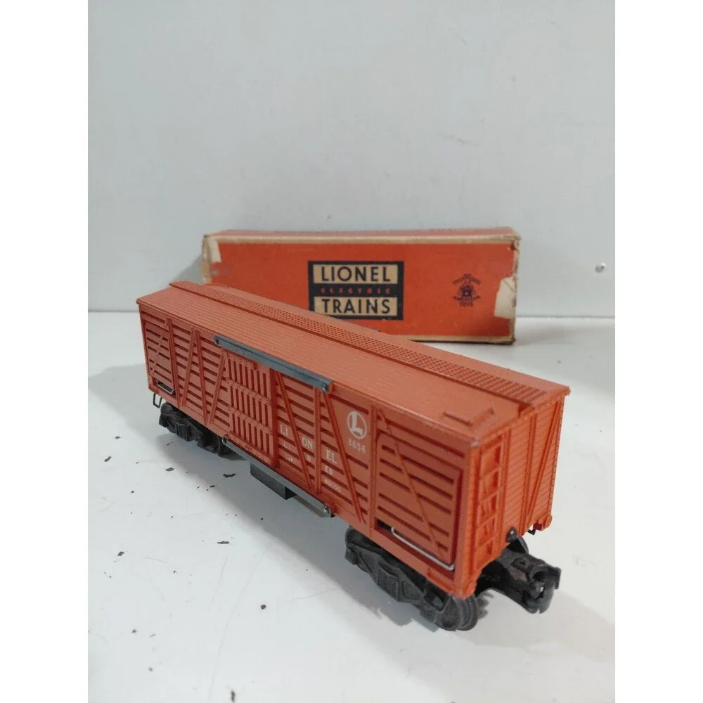 Lionel 3656 Train O Gauge Model Railroad Post War Stockyard  & Cattle Car w/Box